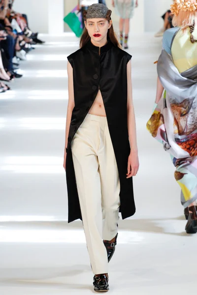 Look 25
